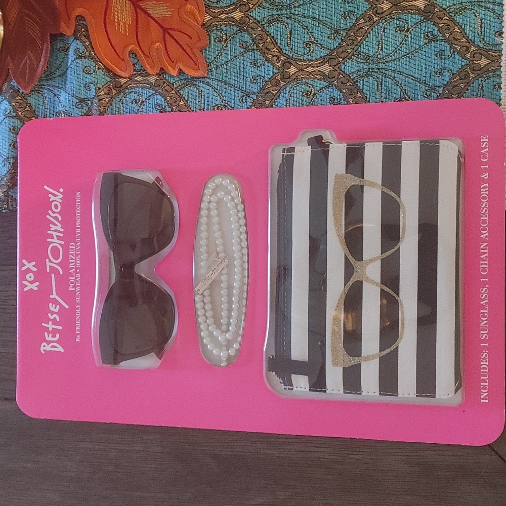 Betsey Johnson Sunglasses set